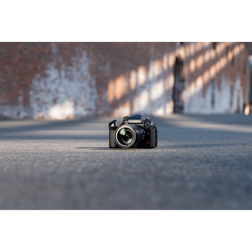 Panasonic Lumix GH7 Mirrorless Camera with 12-60mm f/2.8-4 Lens - Image 7