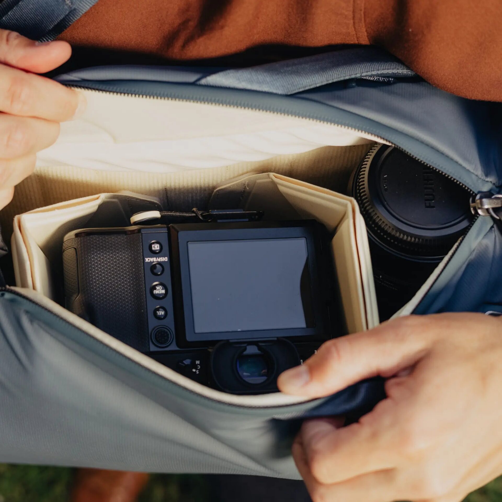 Peak Design Everyday Totepack V2 20L – Tote & Backpack Camera Bag - Image 5